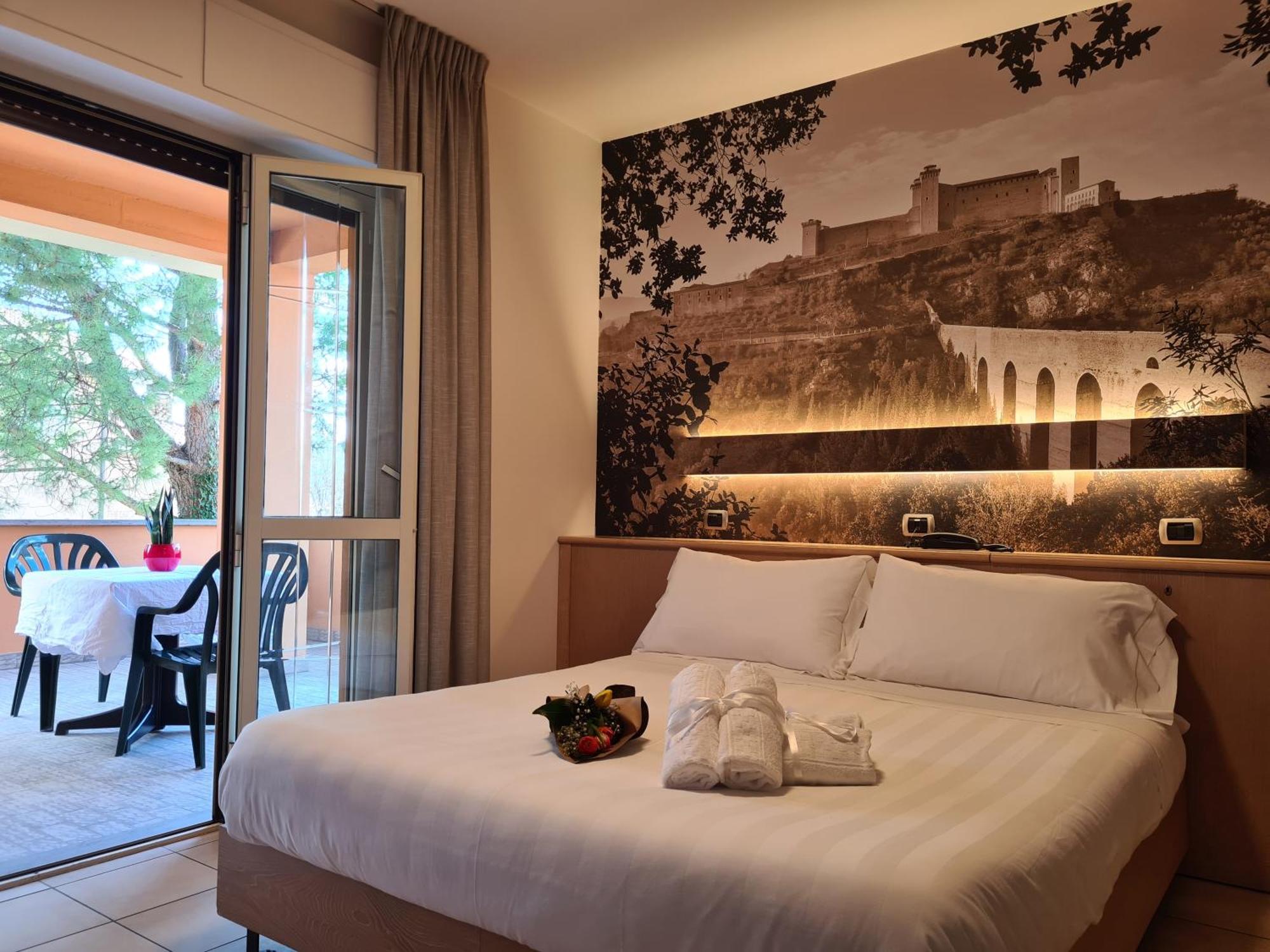 Hotel Cladan アッシジ エクステリア 写真
