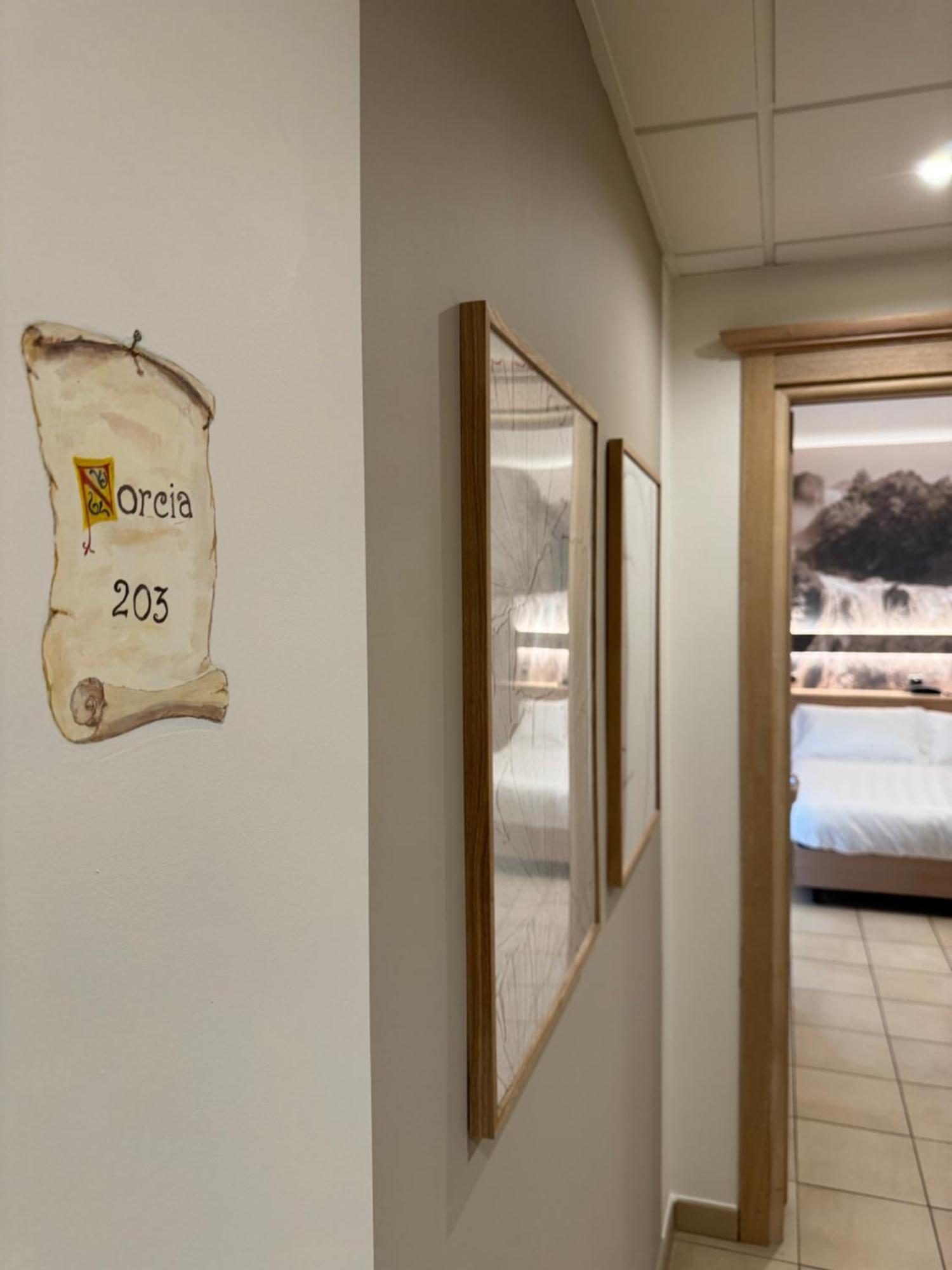 Hotel Cladan アッシジ エクステリア 写真