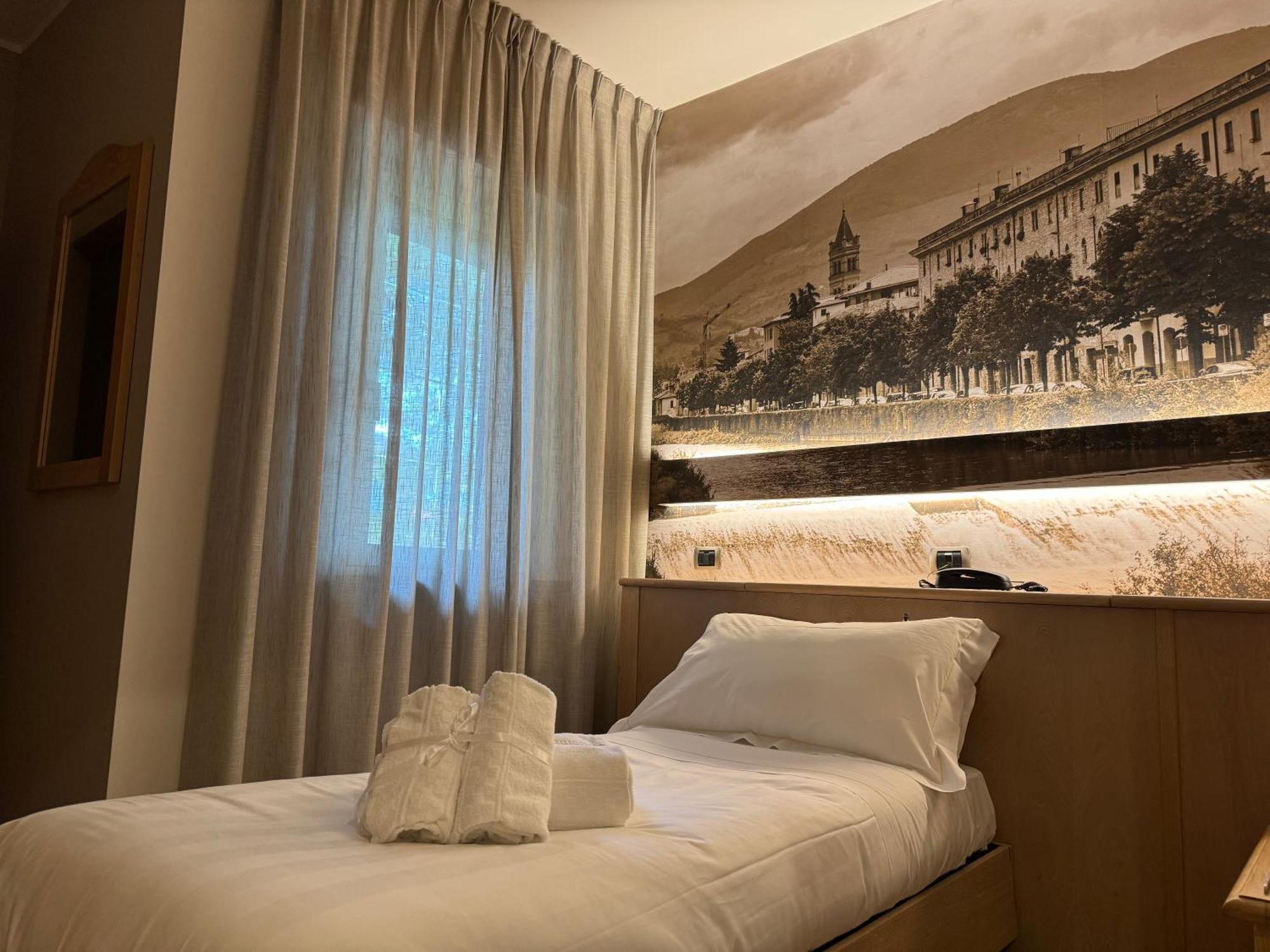 Hotel Cladan アッシジ エクステリア 写真