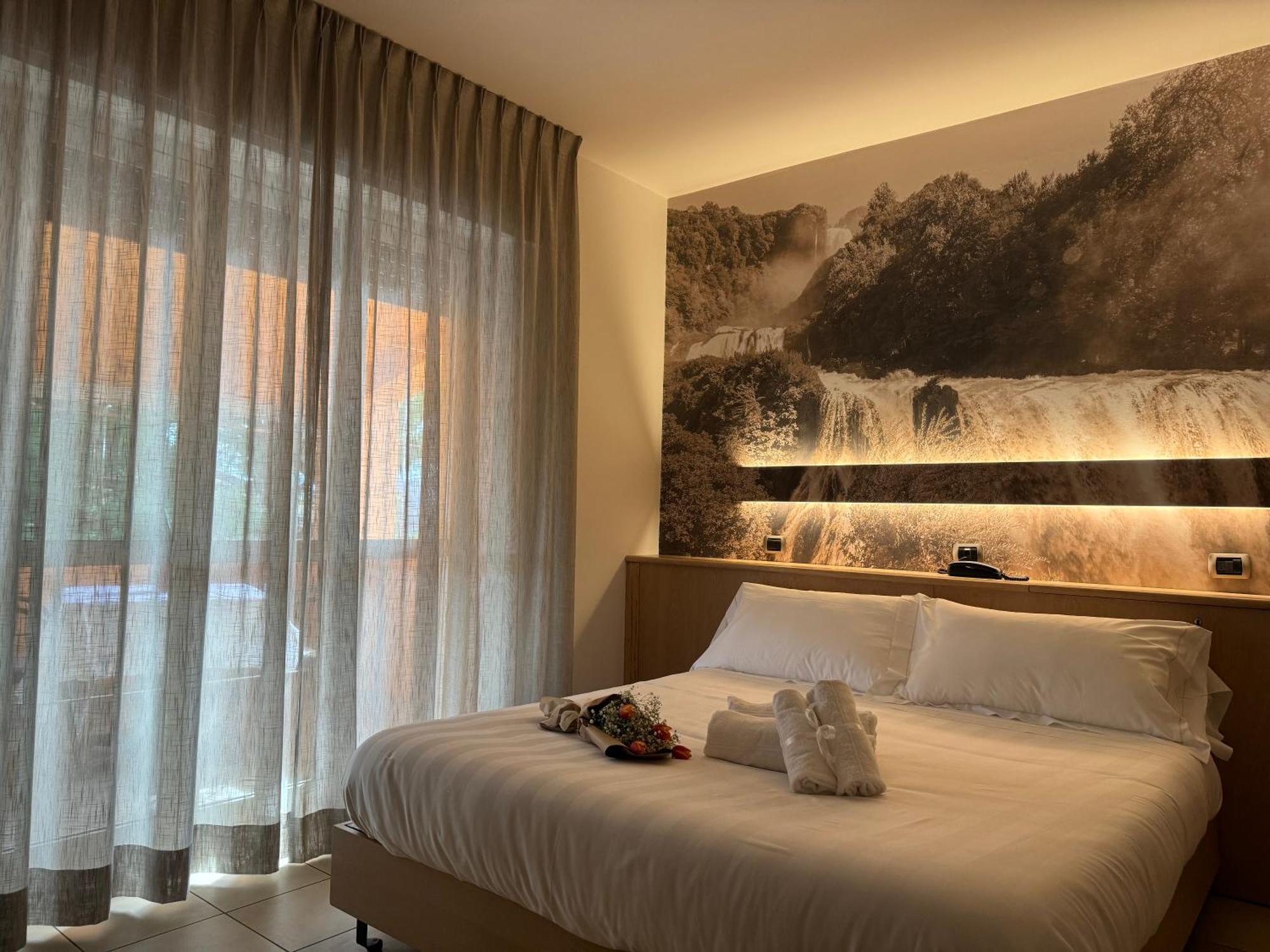 Hotel Cladan アッシジ エクステリア 写真
